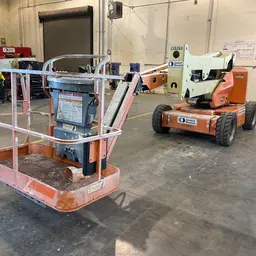 2014 JLG E450AJ Articulating Boom Lift
