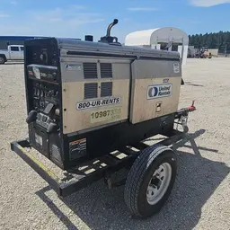 2019 Lincoln Electric VANTAGE 322 Welder