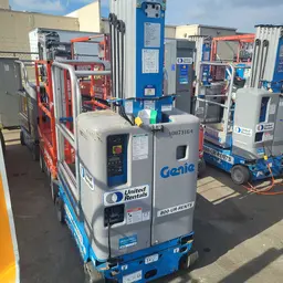 2018 Genie GR-20 Self-Propelled One-Person Lift