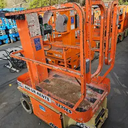 2016 JLG 1230ES Self-Propelled One-Person Lift