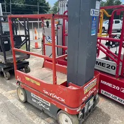 2018 Skyjack SJ16 Self-Propelled One-Person Lift