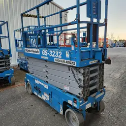 2017 Genie GS-3232 Scissor Lift