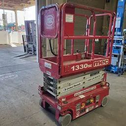 2017 MEC 1330SE Scissor Lift