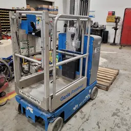 2016 Genie GR-20 Self-Propelled One-Person Lift