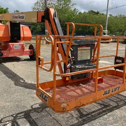 2015 JLG 800AJ Articulating Boom Lift