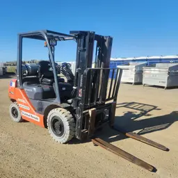 2018 Toyota 8FGU25 Warehouse Forklift