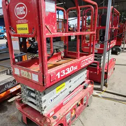 2017 MEC 1330SE Scissor Lift