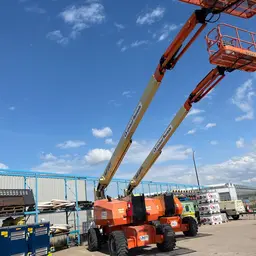 2013 JLG 800AJ Articulating Boom Lift