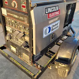 2020 Lincoln Electric VANTAGE 322 Welder