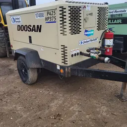 2018 Doosan P425/HP375EXT3 Air Compressor