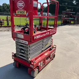 2018 MEC MICRO 19 Scissor Lift
