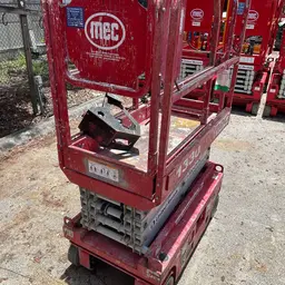 2017 MEC 1330SE Scissor Lift