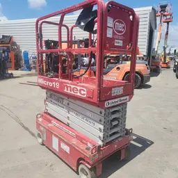 2018 MEC MICRO 19 Scissor Lift