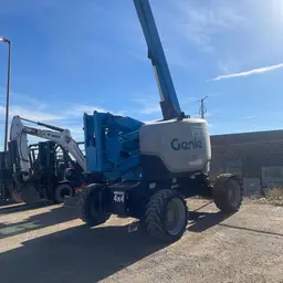 2016 Genie Z-62/40 Articulating Boom Lift