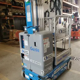 2017 Genie GR-20 Self-Propelled One-Person Lift