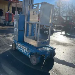 2016 Genie GR-20 Self-Propelled One-Person Lift