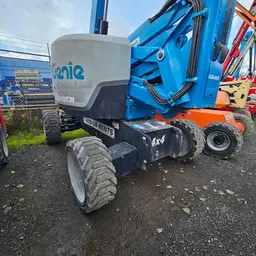 2015 Genie Z-62/40J Articulating Boom Lift