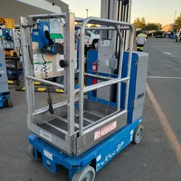 2017 Genie GR-20 Self-Propelled One-Person Lift