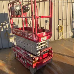 2018 MEC MICRO 19 Scissor Lift