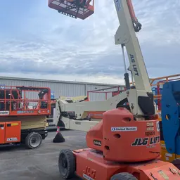 2014 JLG E450AJ Articulating Boom Lift