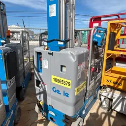 2017 Genie GR-20 Self-Propelled One-Person Lift