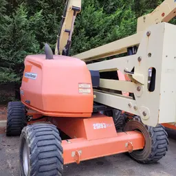 2015 JLG 450AJ Articulating Boom Lift