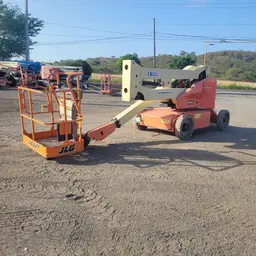 2015 JLG E450A Articulating Boom Lift