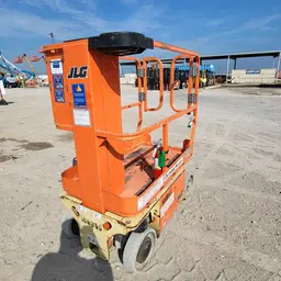 2016 JLG 1230ES Self-Propelled One-Person Lift