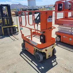 2016 JLG 1230ES Self-Propelled One-Person Lift