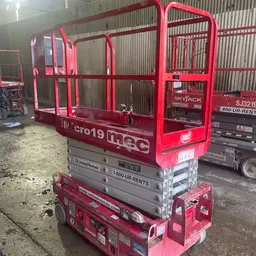 2018 MEC MICRO 19 Scissor Lift