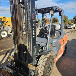 2018 Toyota 8FG35U Warehouse Forklift