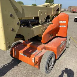 2012 JLG E400AJPN Articulating Boom Lift