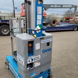 2017 Genie GR-20 Self-Propelled One-Person Lift
