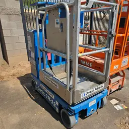 2017 Genie GR-12 Self-Propelled One-Person Lift