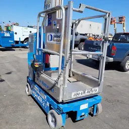 2018 Genie GR-20 Self-Propelled One-Person Lift