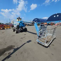 2016 Genie Z-62/40 Articulating Boom Lift