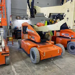 2014 JLG E400AJPN Articulating Boom Lift