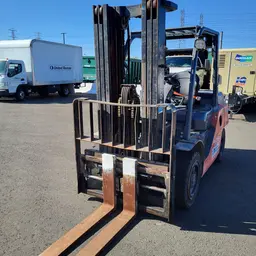 2015 Toyota 8FD35U Warehouse Forklift