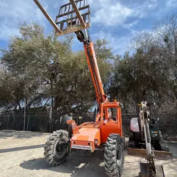 2017 SKYTRAK 6042 Forklift