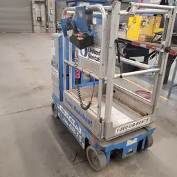2016 Genie GR-15 Self-Propelled One-Person Lift