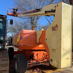 2015 JLG 800AJ Articulating Boom Lift