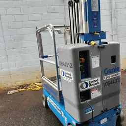 2017 Genie GR-20 Self-Propelled One-Person Lift