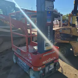 2015 Skyjack SJ12 Self-Propelled One-Person Lift