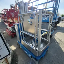 2017 Genie GR-20 Self-Propelled One-Person Lift