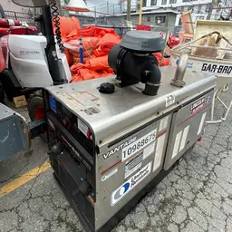 2019 Lincoln Electric VANTAGE 549 Welder