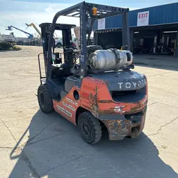 2018 Toyota 8FGU25 Warehouse Forklift