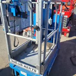 2016 Genie GR-12 Self-Propelled One-Person Lift