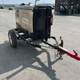 2019 Lincoln Electric VANTAGE 322 Welder