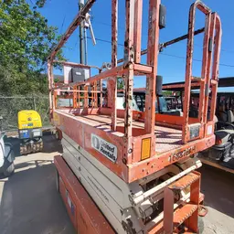2016 Snorkel S4732E Scissor Lift