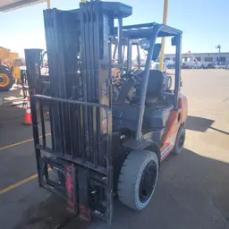 2017 Toyota 8FGU30 Warehouse Forklift